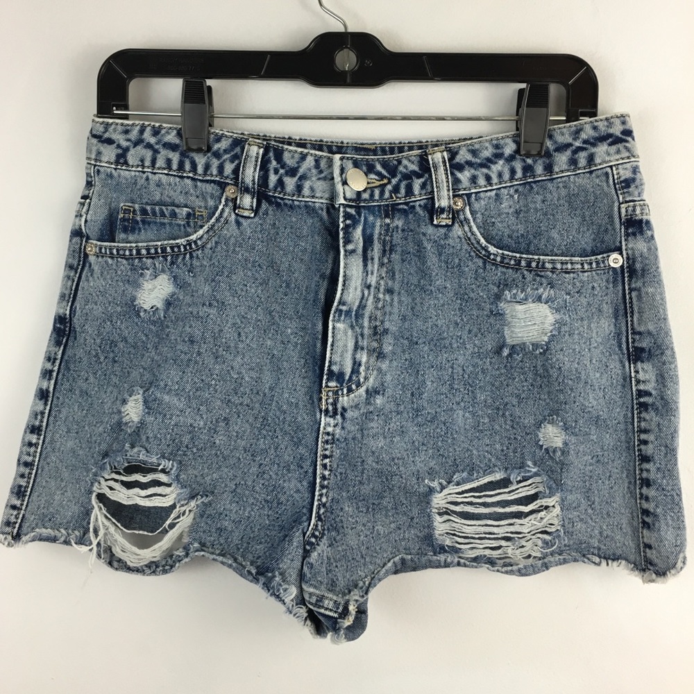 🛍 Denim & Co. Distressed Shorts, Size 6, EUC